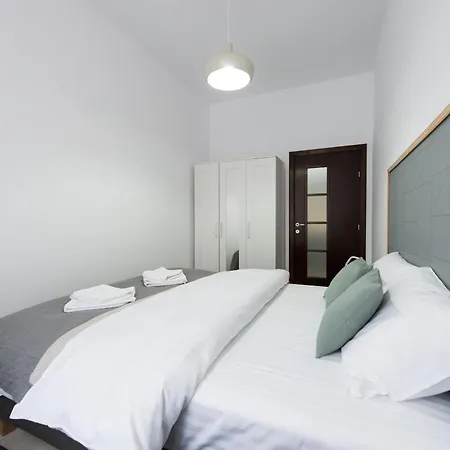 Gorgeous Flat With Patio And Mountain Views Brașov