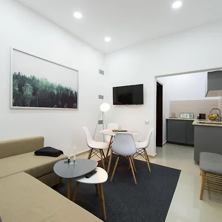 Gorgeous Flat With Patio And Mountain Views Brașov
