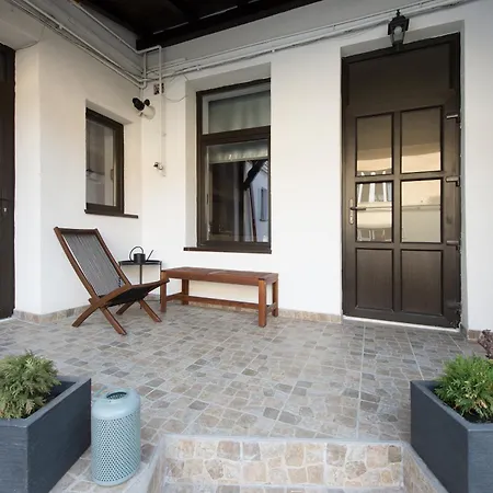 Apartment Gorgeous Flat With Patio And Mountain Views Brașov
