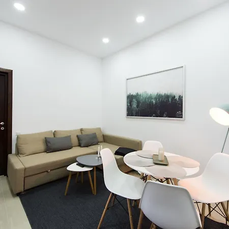 Apartment Gorgeous Flat With Patio And Mountain Views Brașov