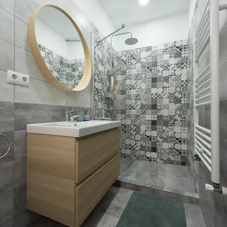 Appartamento Gorgeous Flat With Patio And Mountain Views