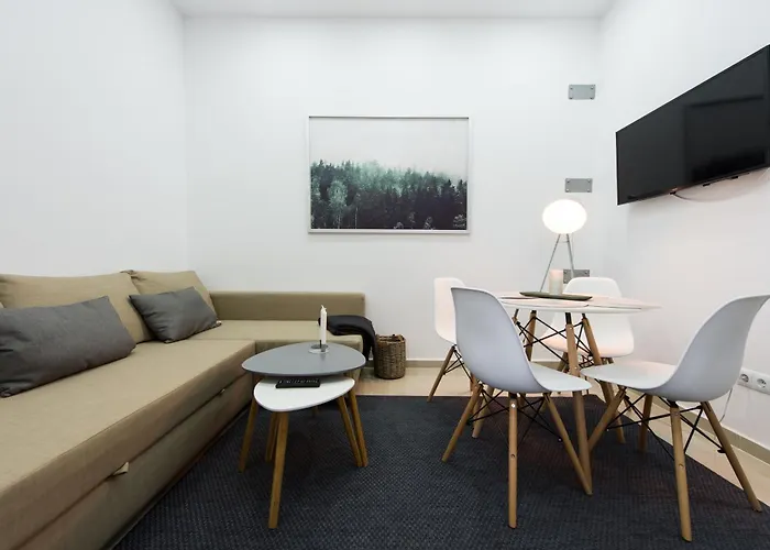 Gorgeous Flat With Patio And Mountain Views Brasov