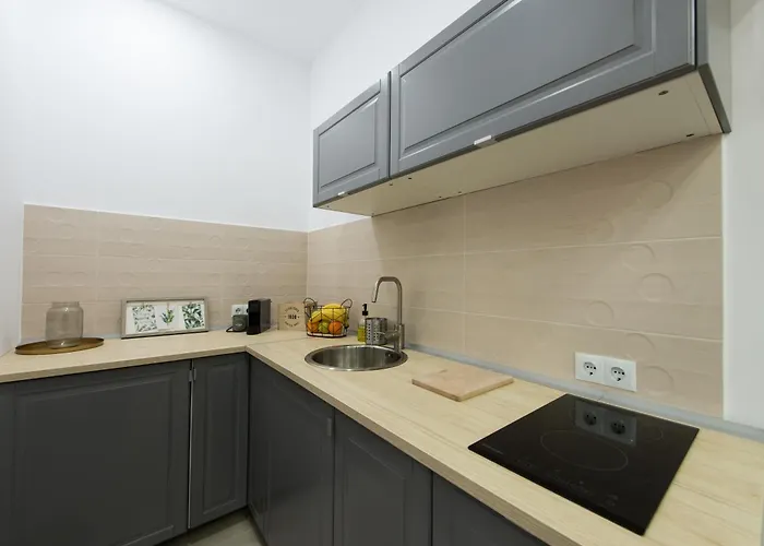 Apartment Gorgeous Flat With Patio And Mountain Views