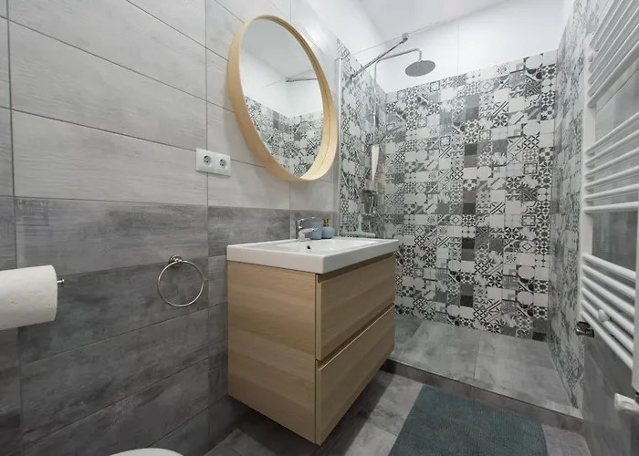 Gorgeous Flat With Patio And Mountain Views Brasov