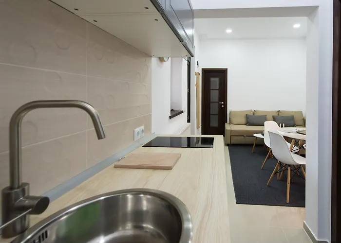 Apartment Gorgeous Flat With Patio And Mountain Views *